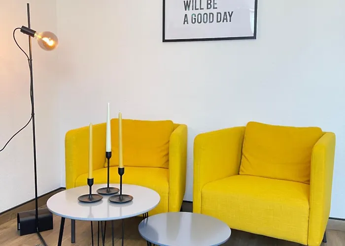 Black&Yellow Designer Apartment Bielefeld