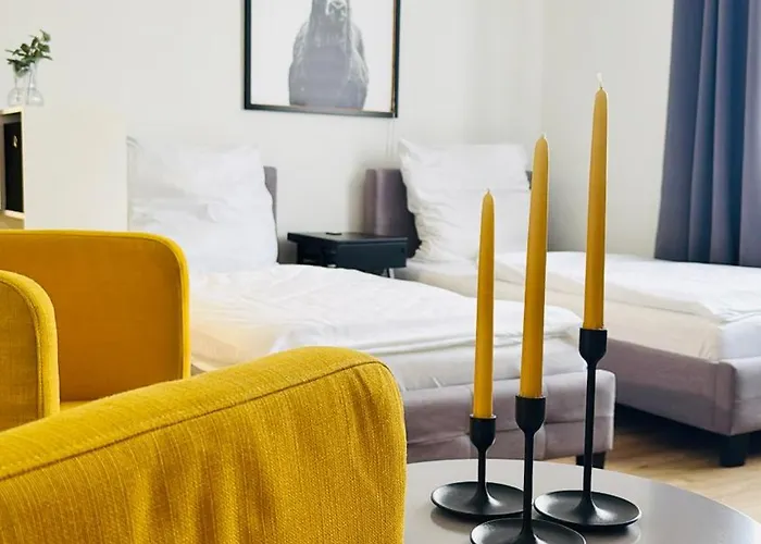 Black&Yellow Designer Apartment Bielefeld