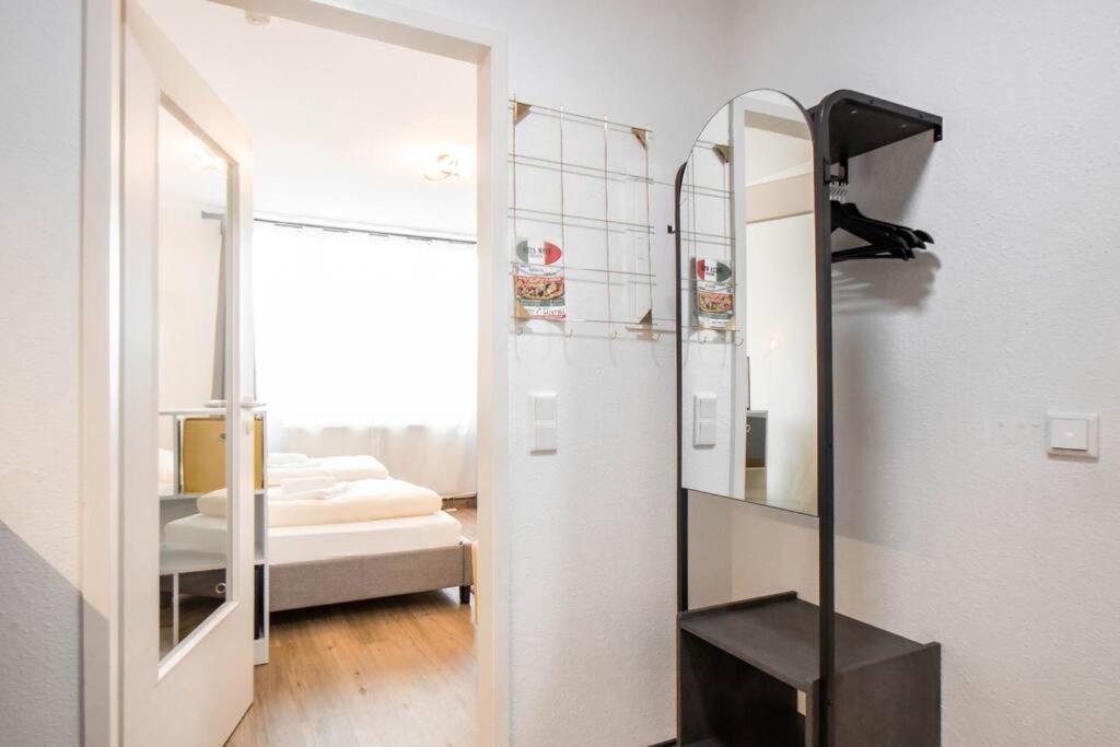 Apartment Black&yellow Designer *