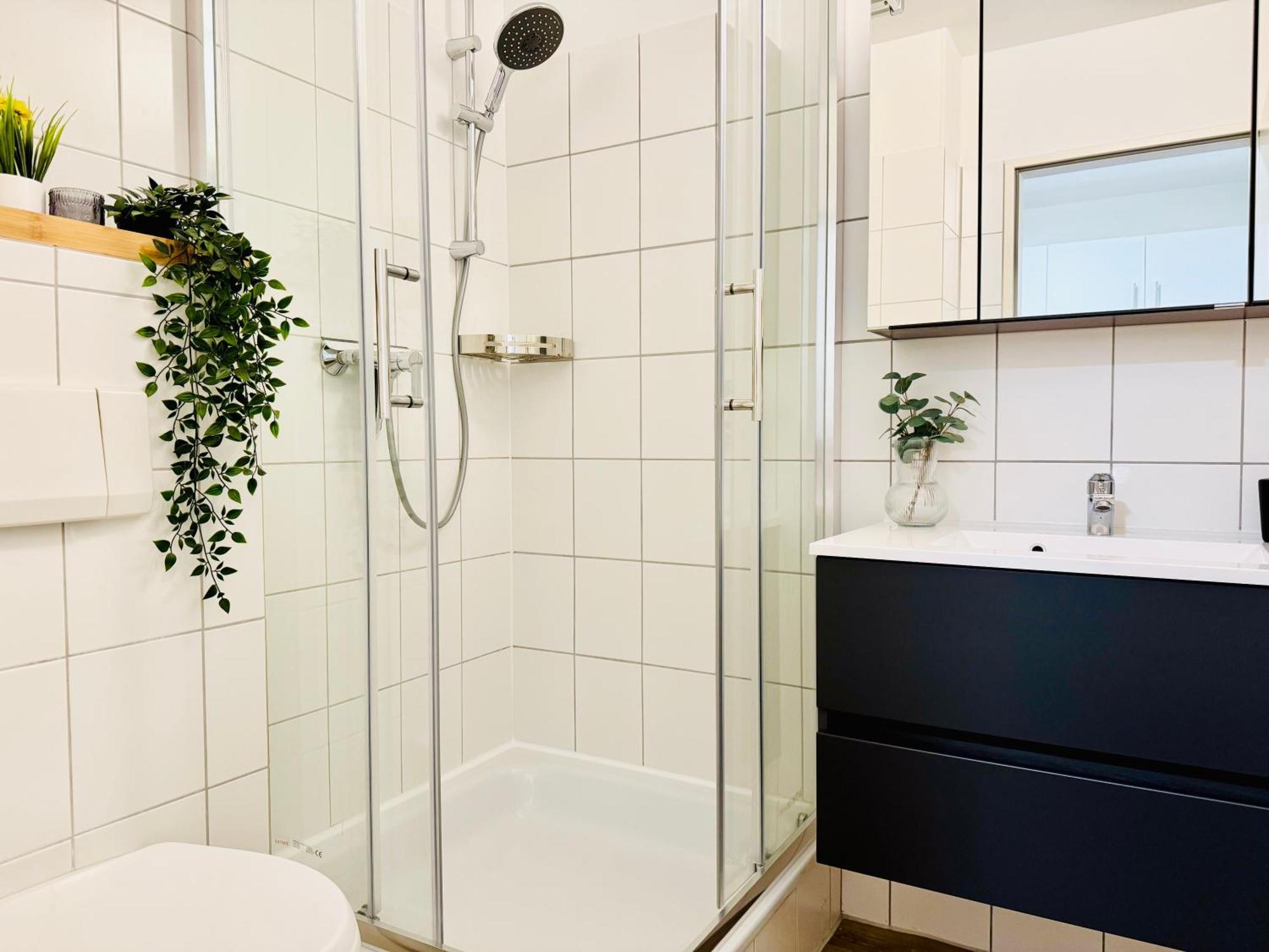 Black&yellow Designer Apartment